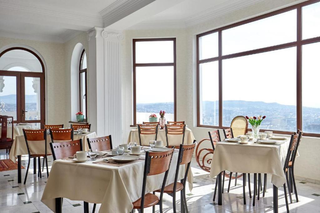 The Hilltop Skyline Hotel ティビリシ エクステリア 写真