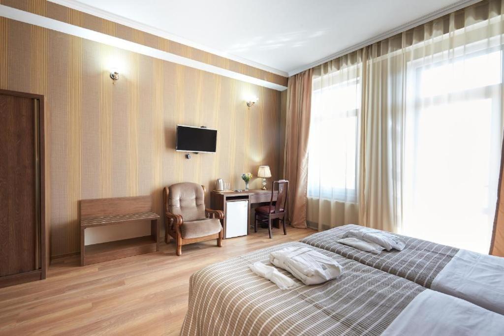 The Hilltop Skyline Hotel ティビリシ エクステリア 写真