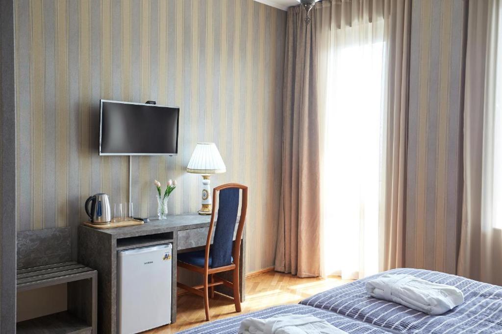 The Hilltop Skyline Hotel ティビリシ エクステリア 写真